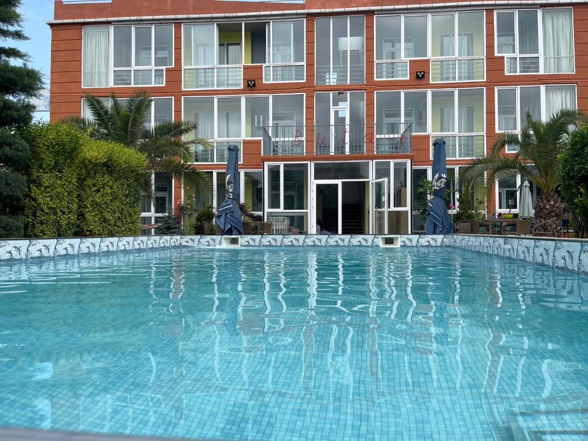 Hotel Buta Батумі Екстер'єр фото