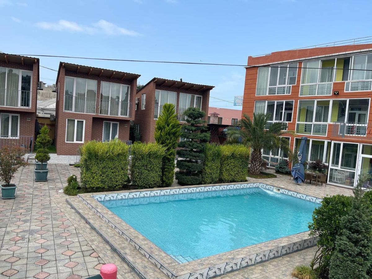 Hotel Buta Батумі Екстер'єр фото