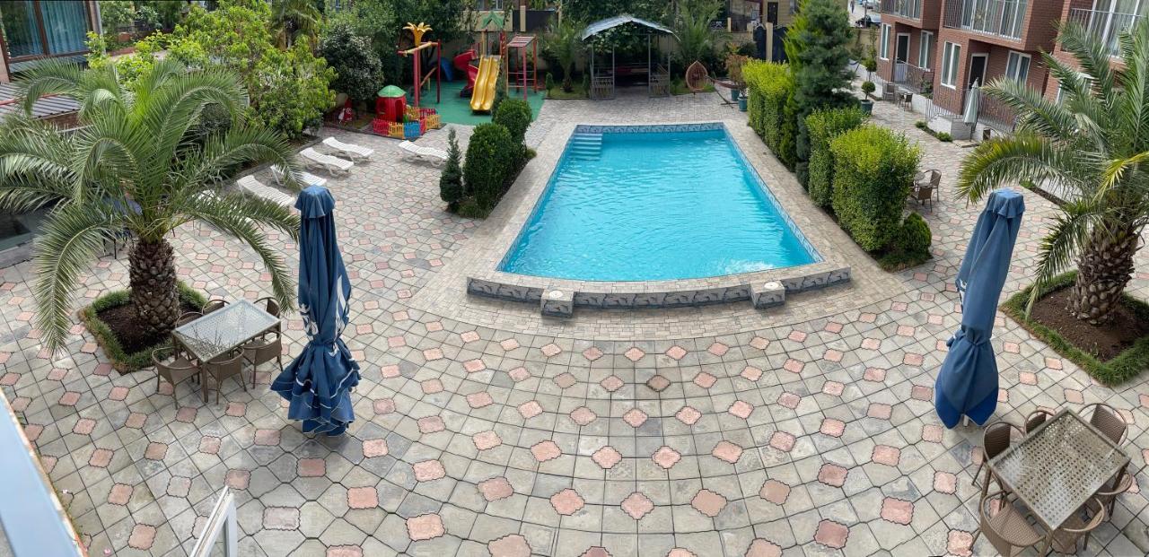 Hotel Buta Батумі Екстер'єр фото