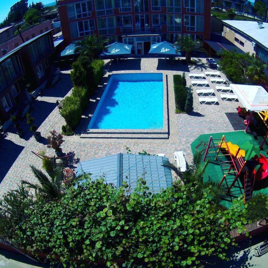 Hotel Buta Батумі Екстер'єр фото