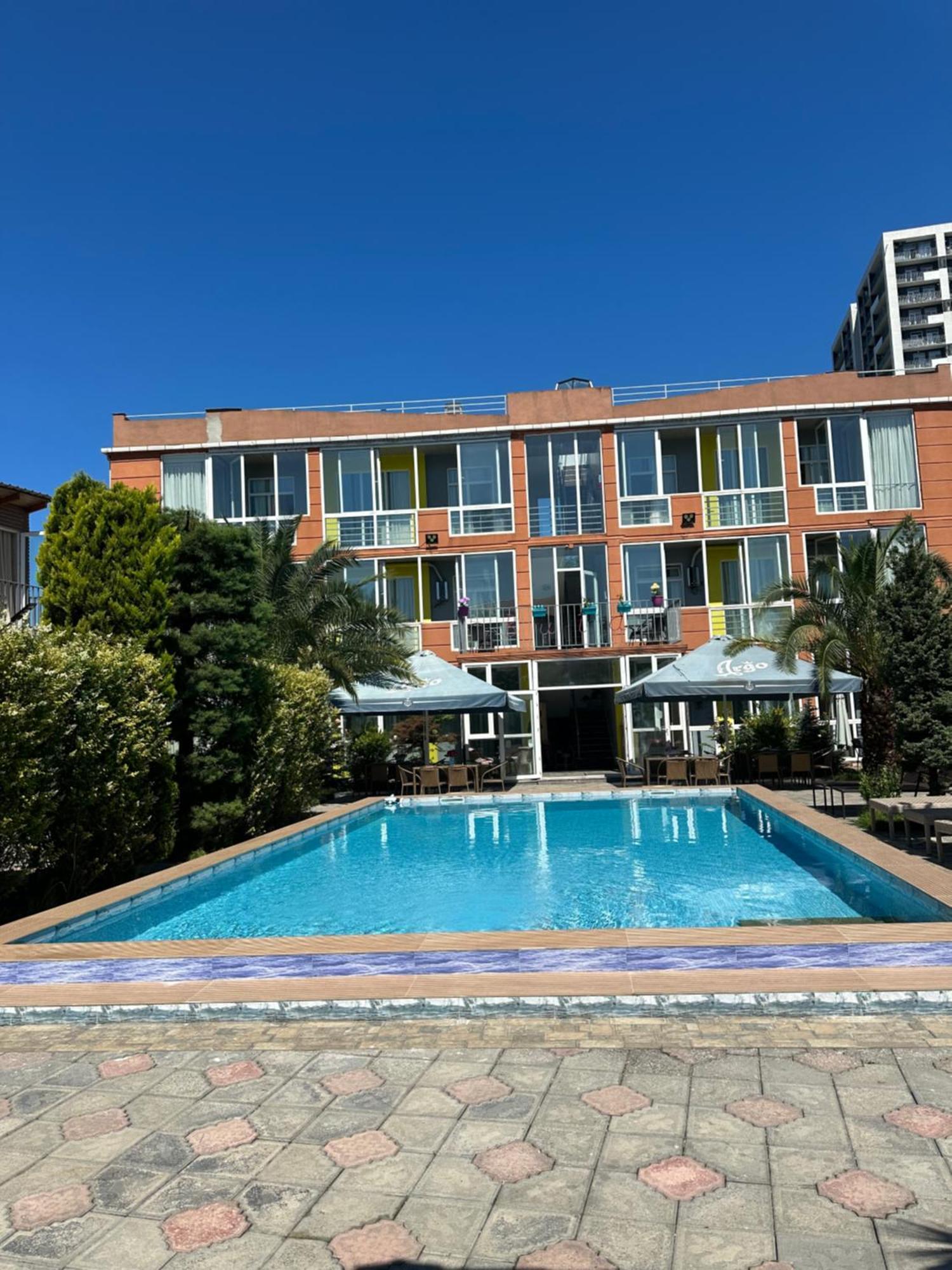 Hotel Buta Батумі Екстер'єр фото