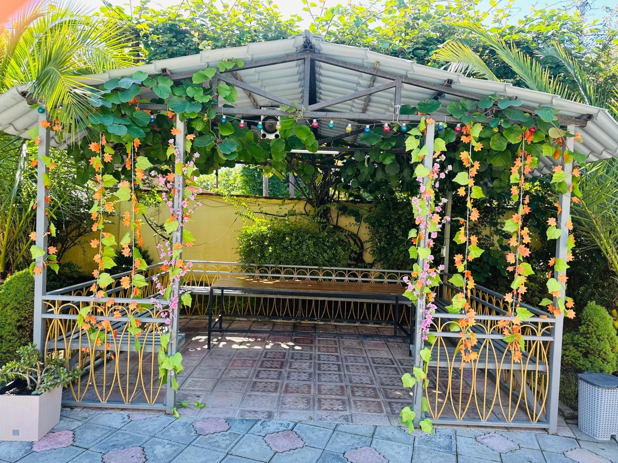 Hotel Buta Батумі Екстер'єр фото