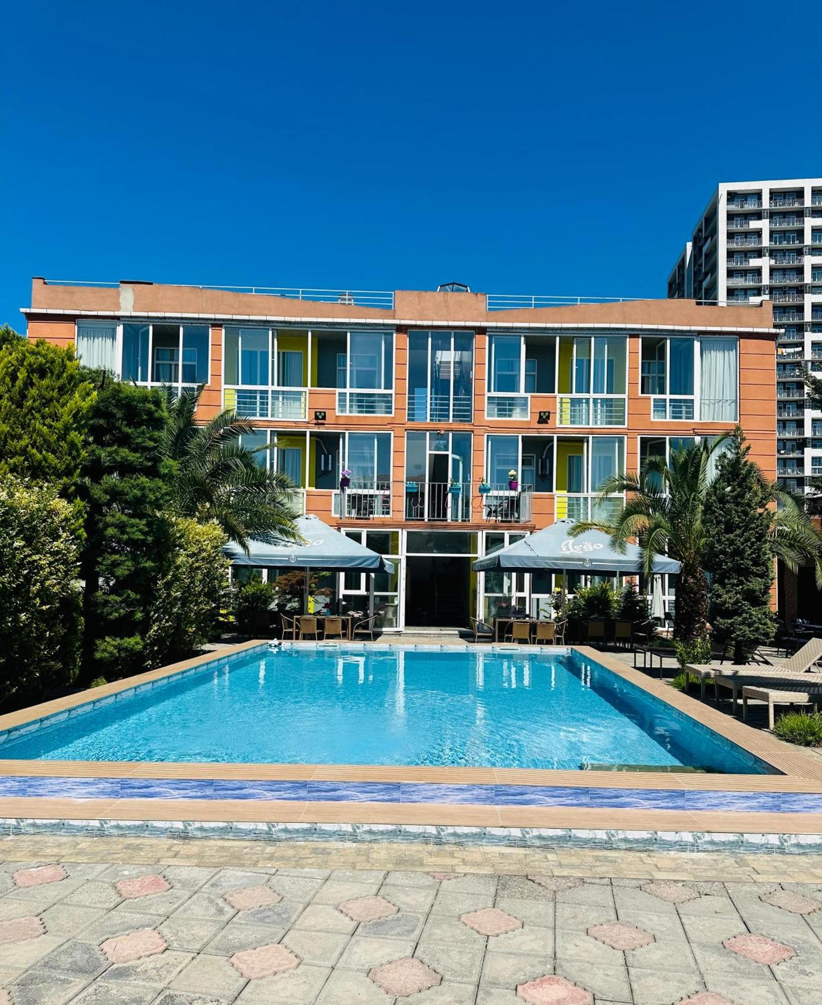Hotel Buta Батумі Екстер'єр фото