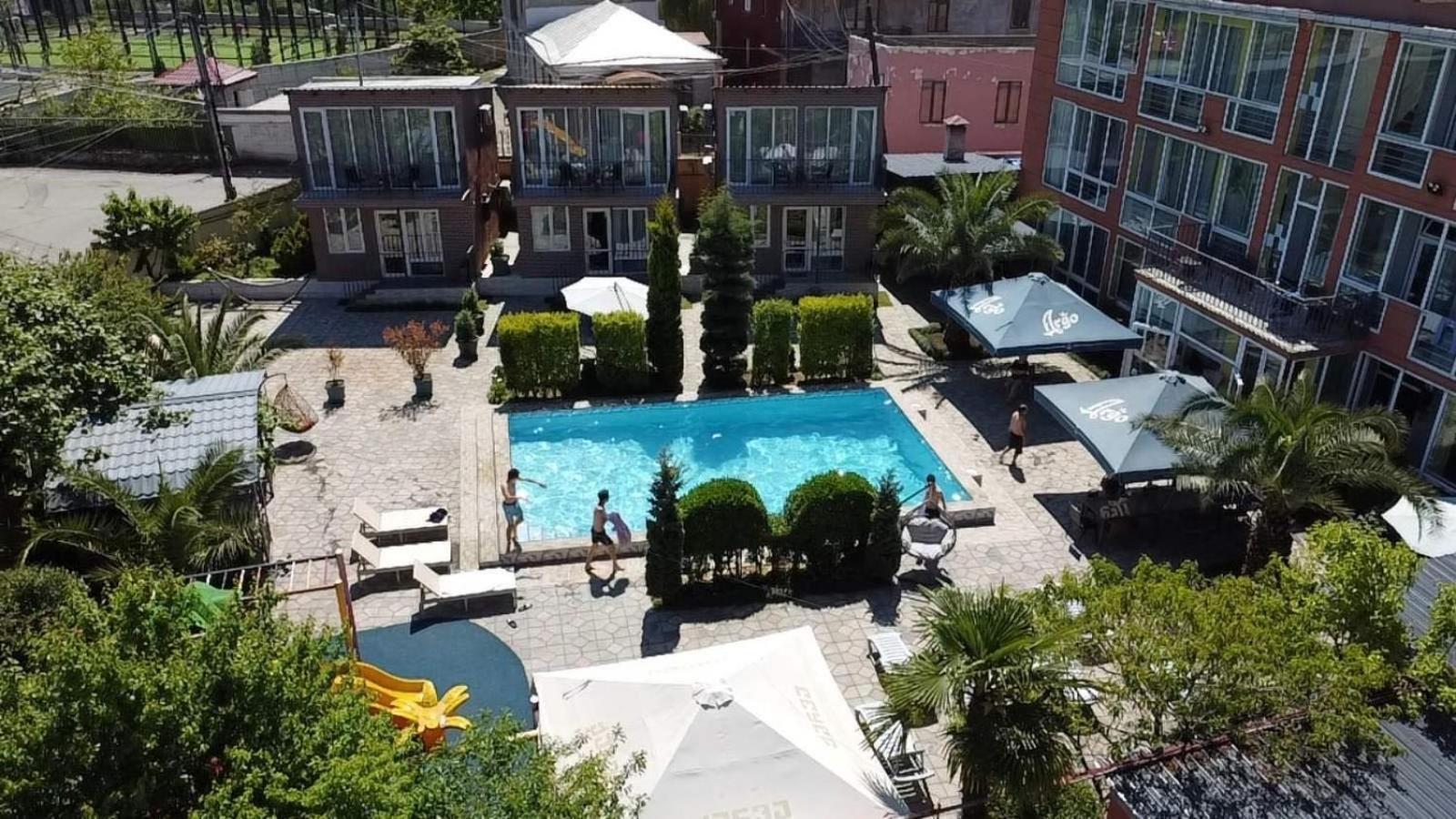 Hotel Buta Батумі Екстер'єр фото