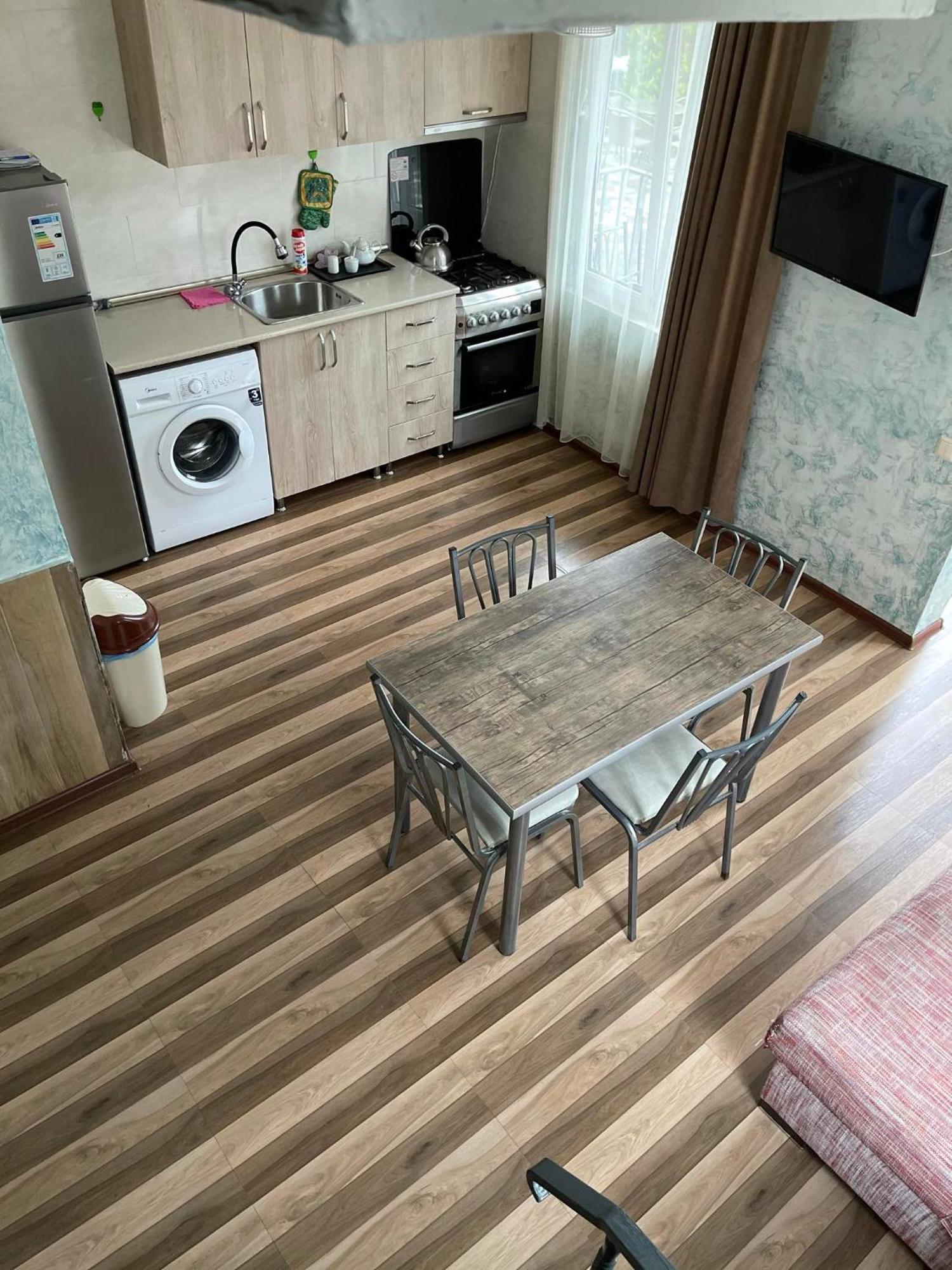 Hotel Buta Батумі Екстер'єр фото