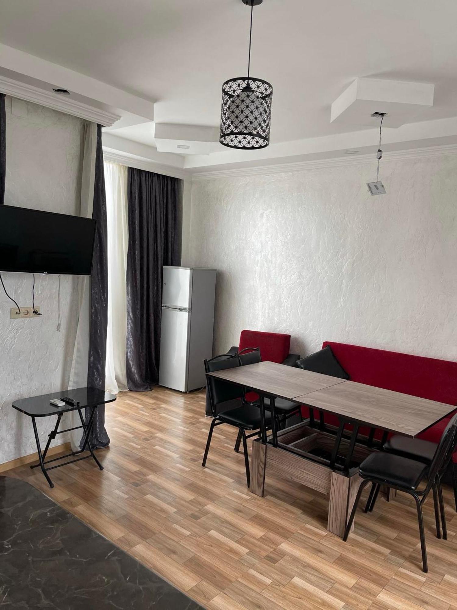 Hotel Buta Батумі Екстер'єр фото