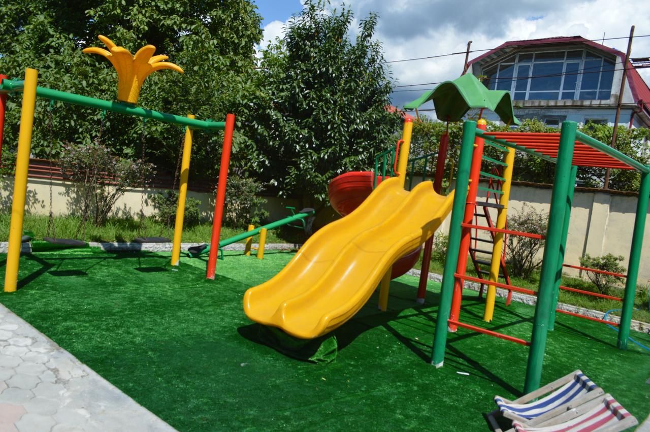 Hotel Buta Батумі Екстер'єр фото