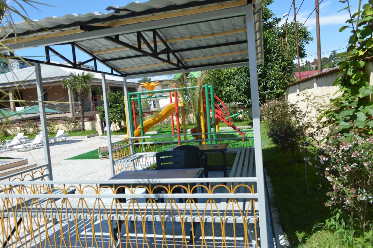 Hotel Buta Батумі Екстер'єр фото